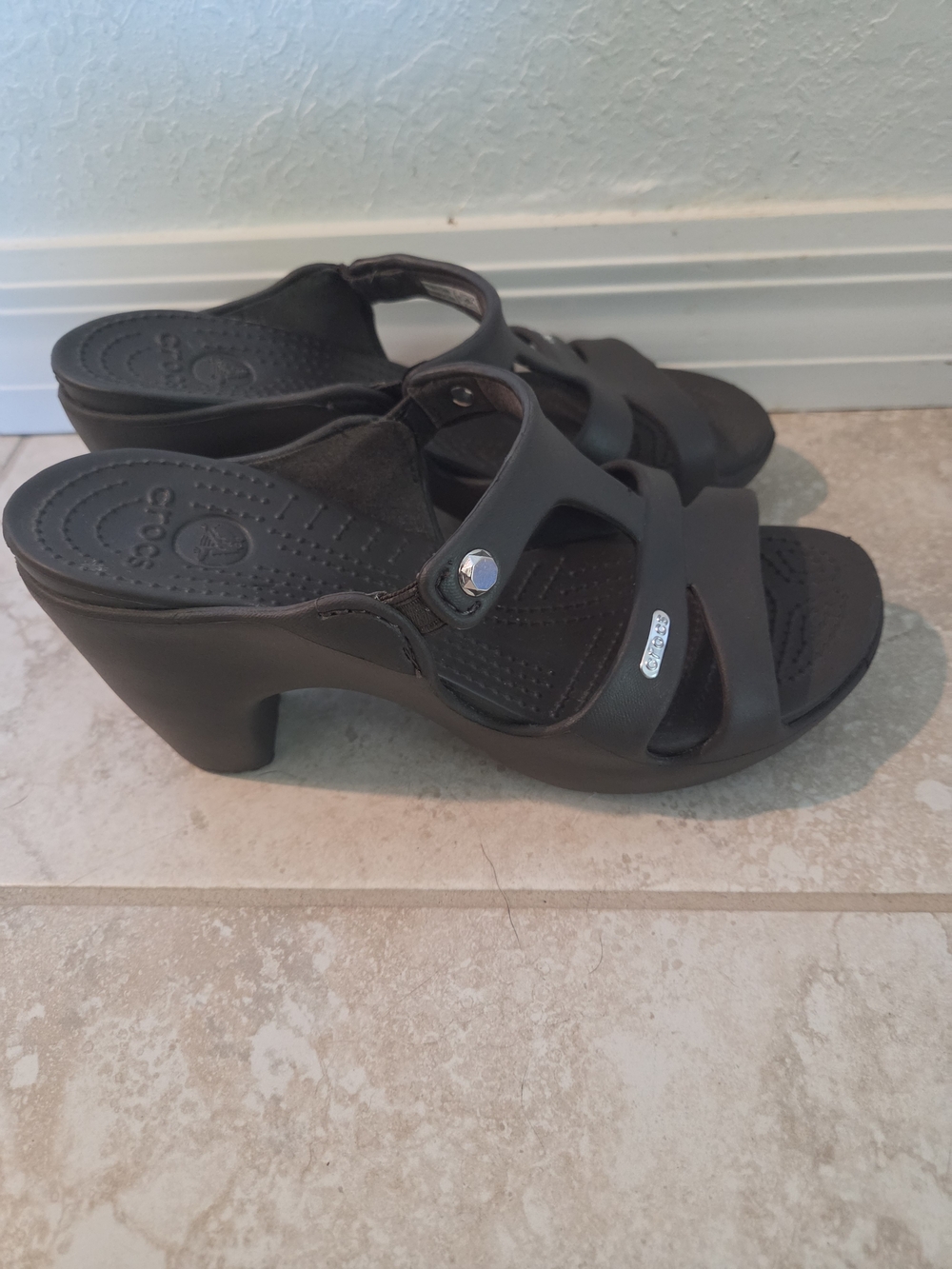 Vintage Crocs Cyprus Heeled Mules Sandals Womens Size 8 Dark Brown Strappy